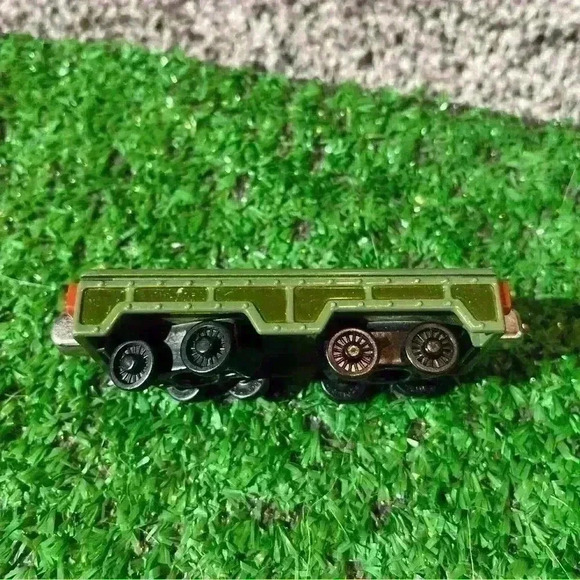 2003 Thomas & Friends Play Along Diecast Green Flatbed Car - Picture 2 of 7